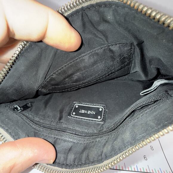 Nine West pocketbook - 8” x 6” Black / Gray - Picture 3 of 9
